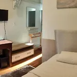 Nb House