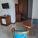 Pipikuku Hotel & Restaurant