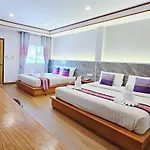 Phaithong Sotel Resort