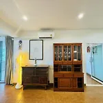 Mid-Levels Holiday Villa