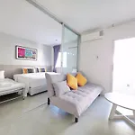 Recenta Suite Phuket Suanluang