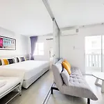 Recenta Suite Phuket Suanluang