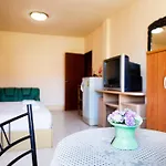Kangaroo Guesthouse