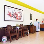 Le Hua Hotel