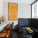 Hemingways Silk Hotel