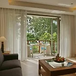 The Pearl Of Naithon