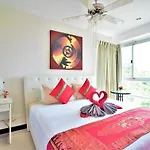 Chic Karon Beach By Phr