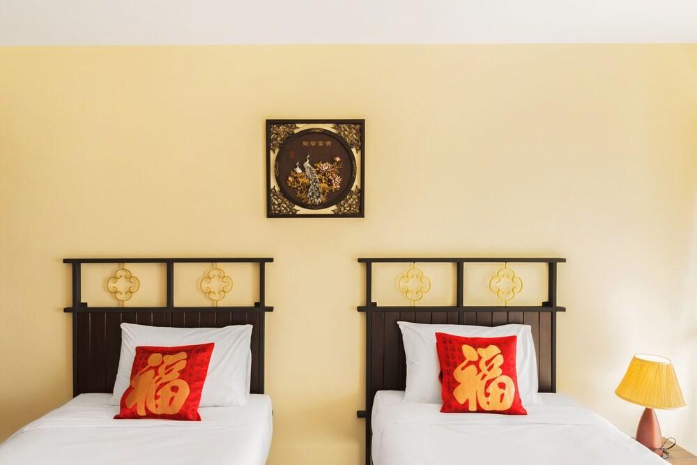 Le Hua Hotel