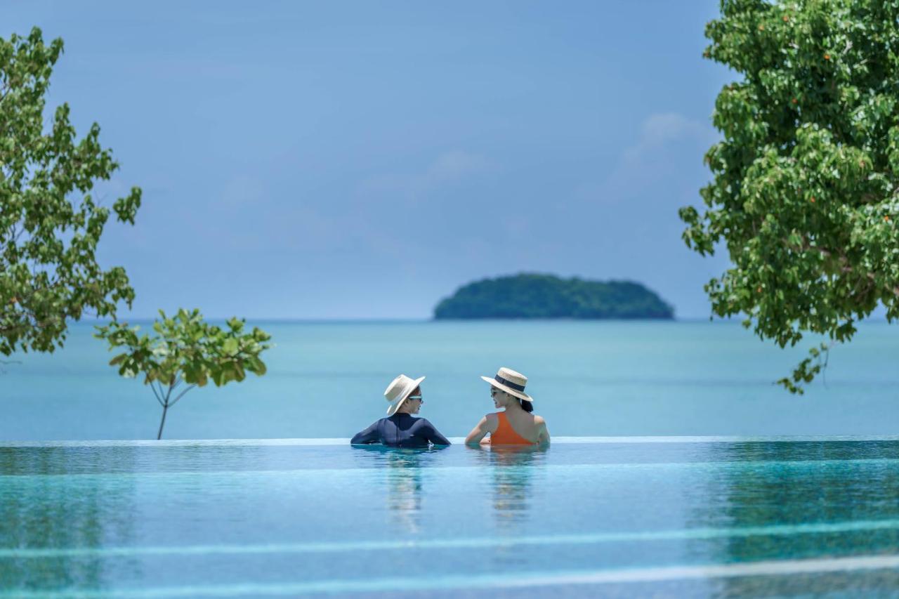 Island Escape Burasari Resort 5*