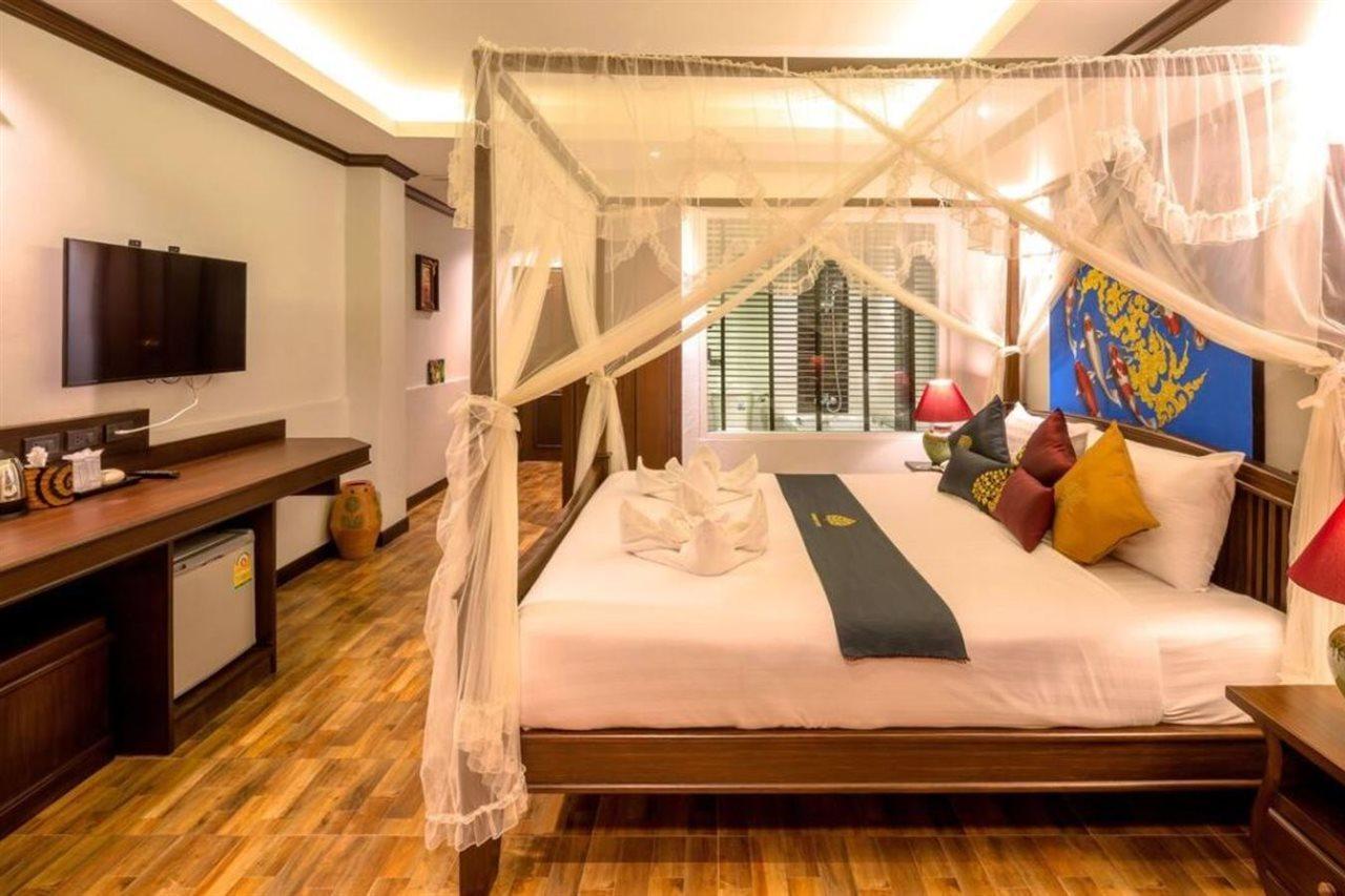 Tanawan Phuket Hotel