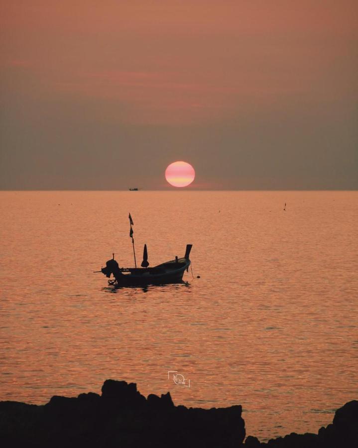 Sunset Phuket Villa