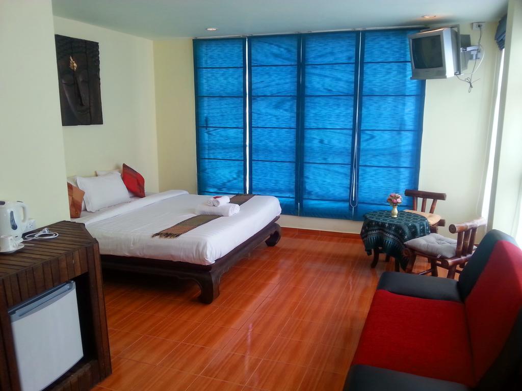 Karon Pool 3*