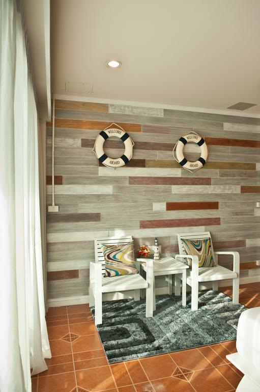 Hotel At Zea 3*