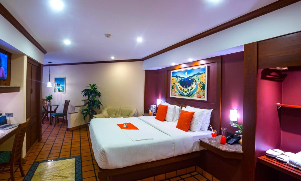 Hotel Pacific Club