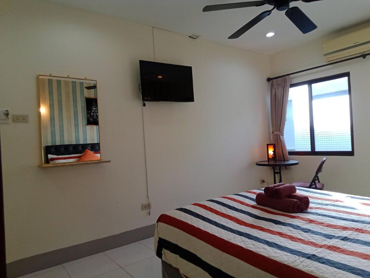 Guest house Living & Cafe Bar
