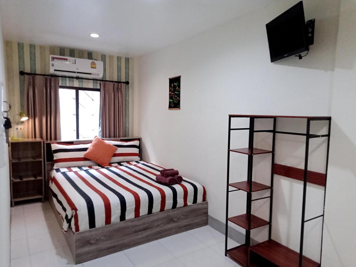Guest house Living & Cafe Bar Karon