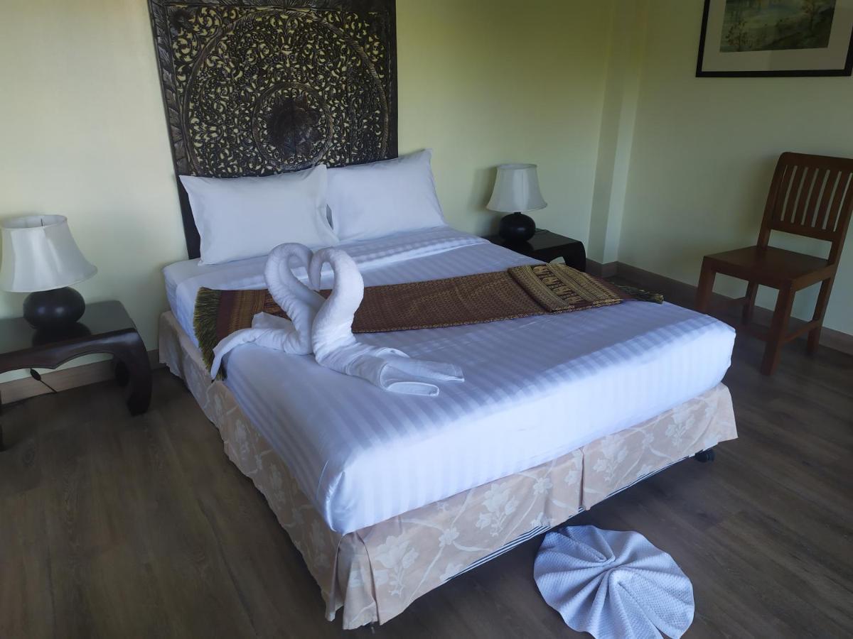 Baiyok Seaview And Edge Pool Patong