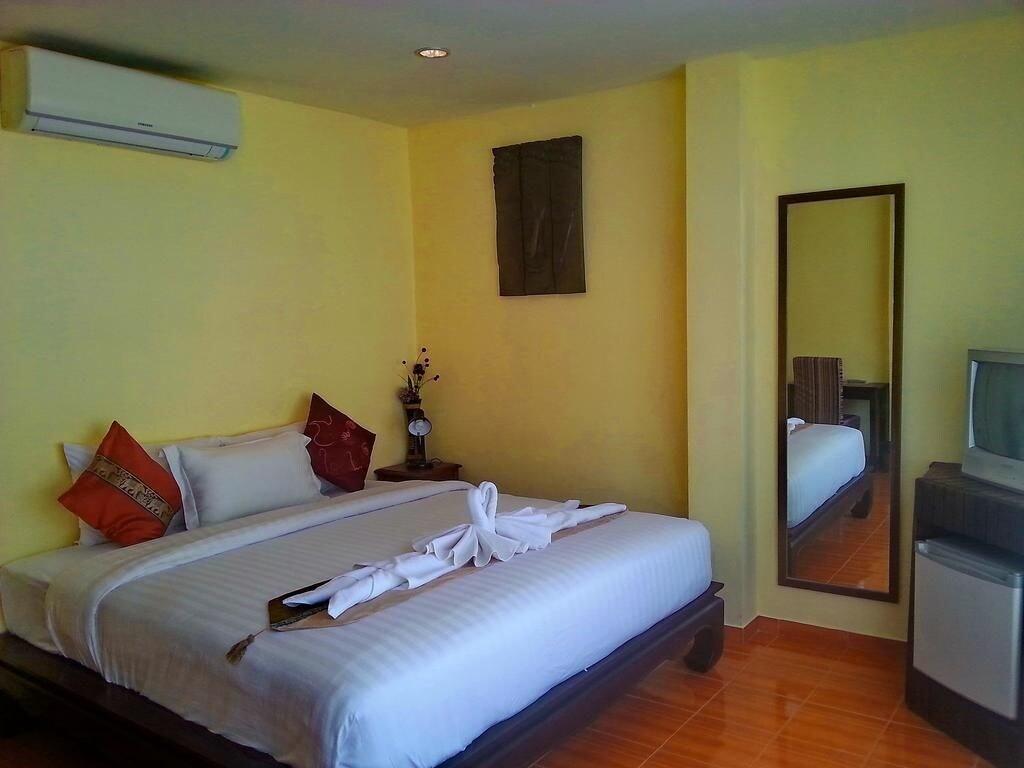Karon Pool 3*