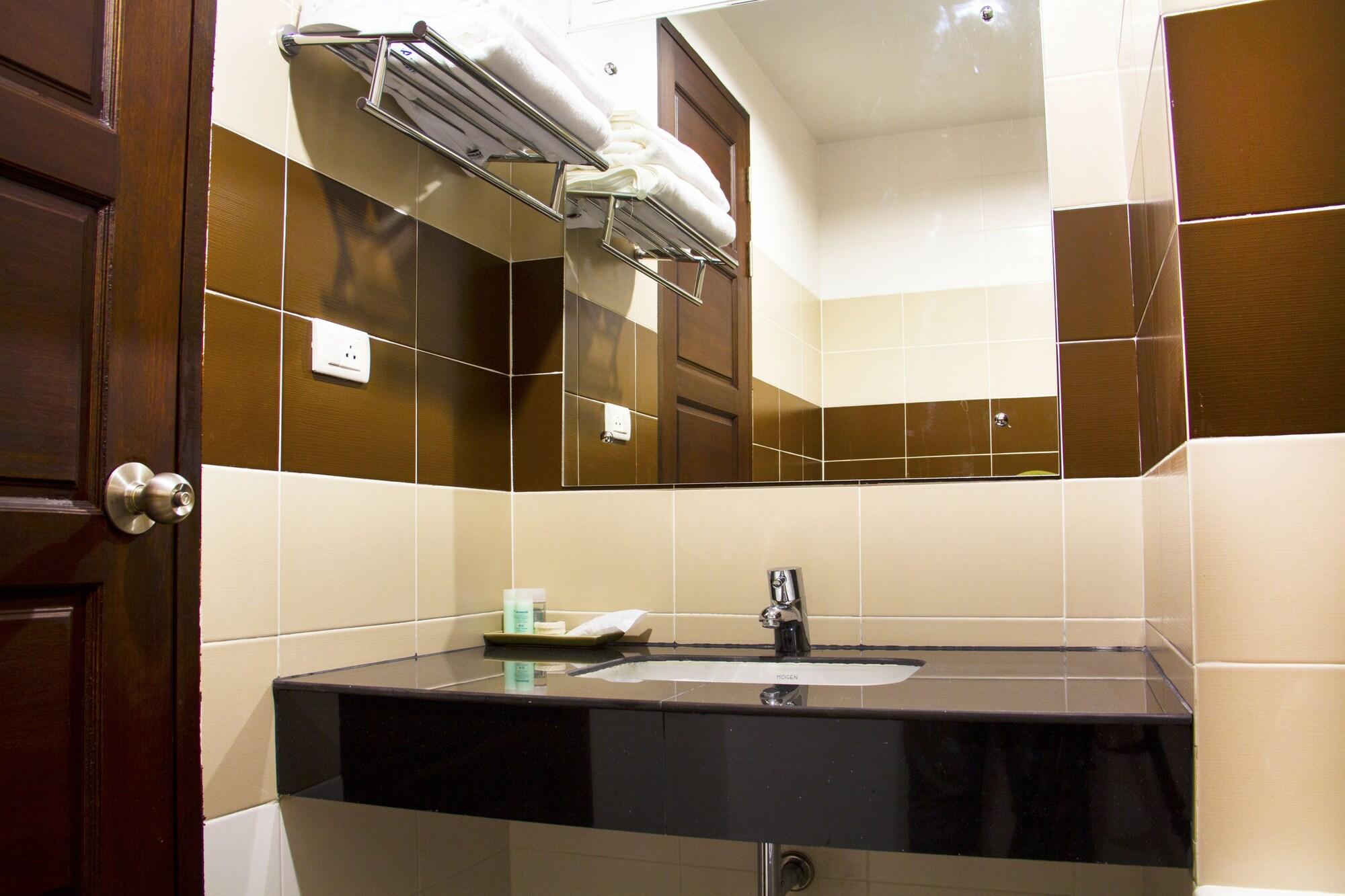Hotel Baan Sailom Phuket - Sha Extra