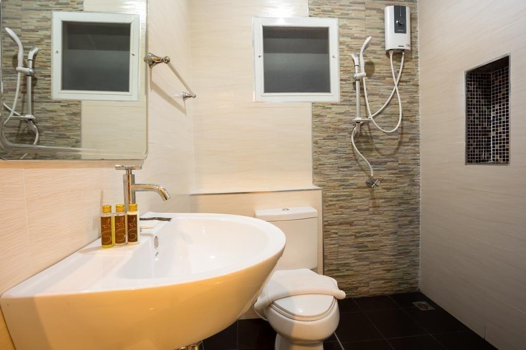 The Elegant Hotel Patong