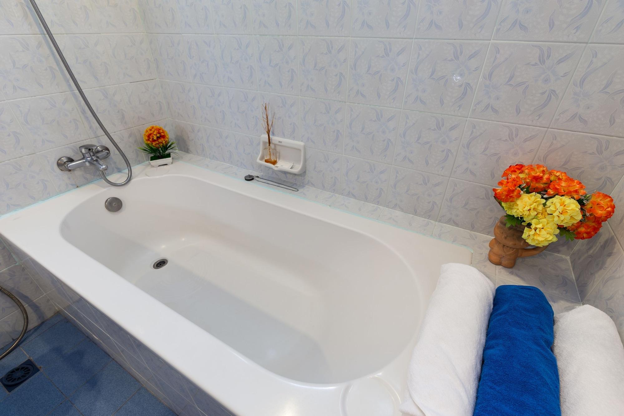 Batic House By Sharaya Hotel 3*