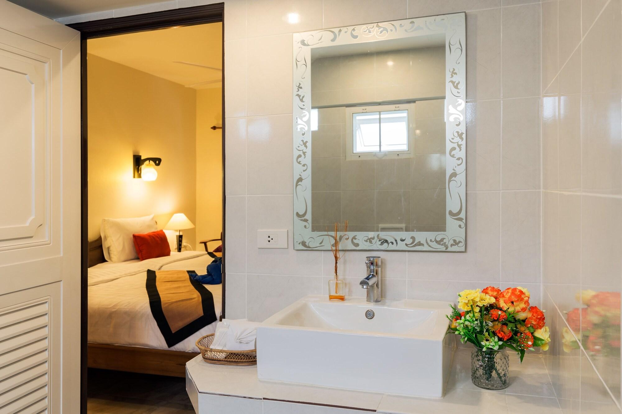 Hotel Batic House By Sharaya 3*