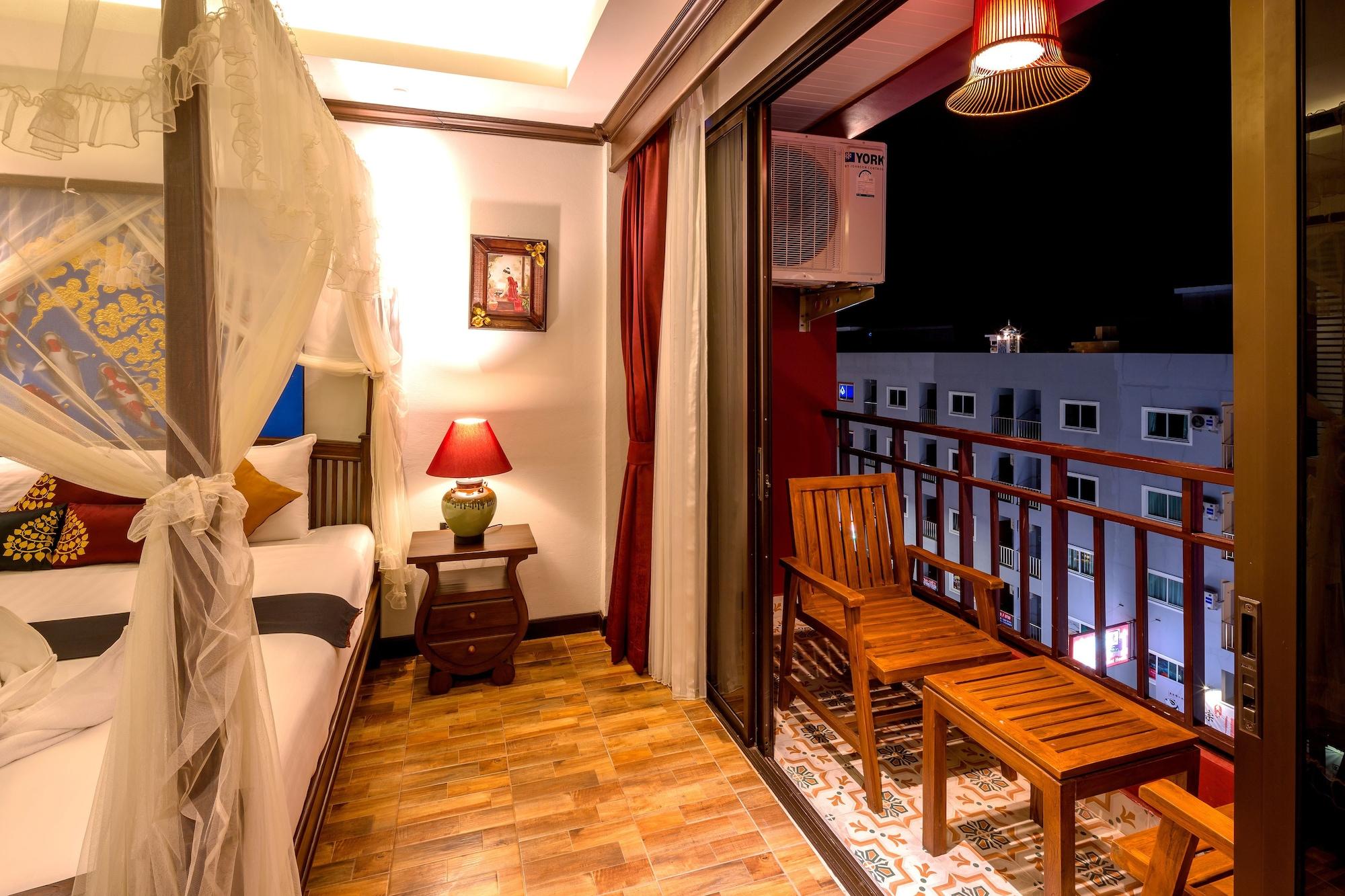 Tanawan Phuket Hotel 3*
