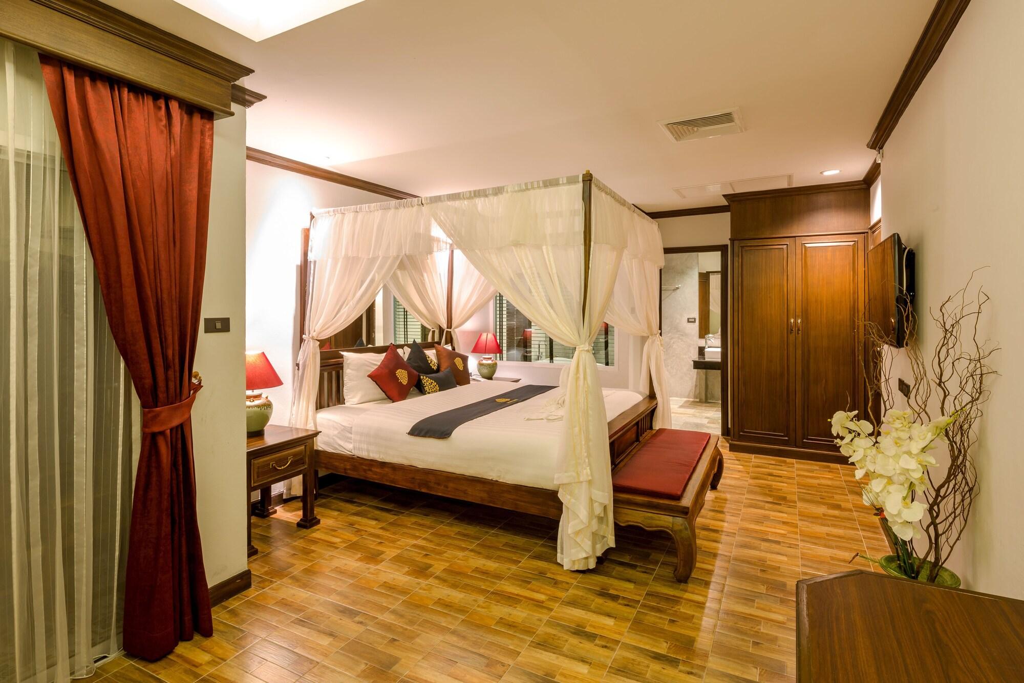 Tanawan Phuket 3*