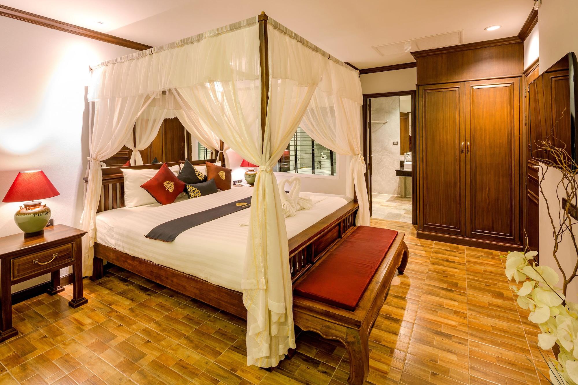 Tanawan Phuket Hotel