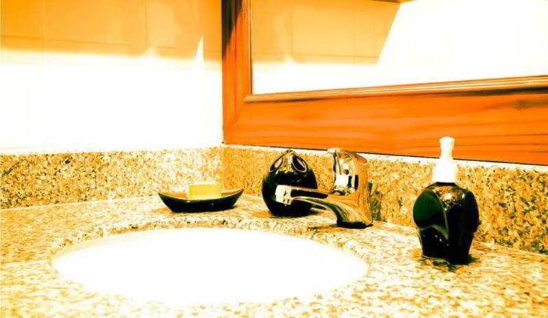 Cello Hotel 2*