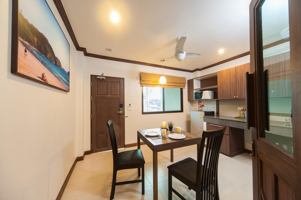 Ratana Hill Aparthotel