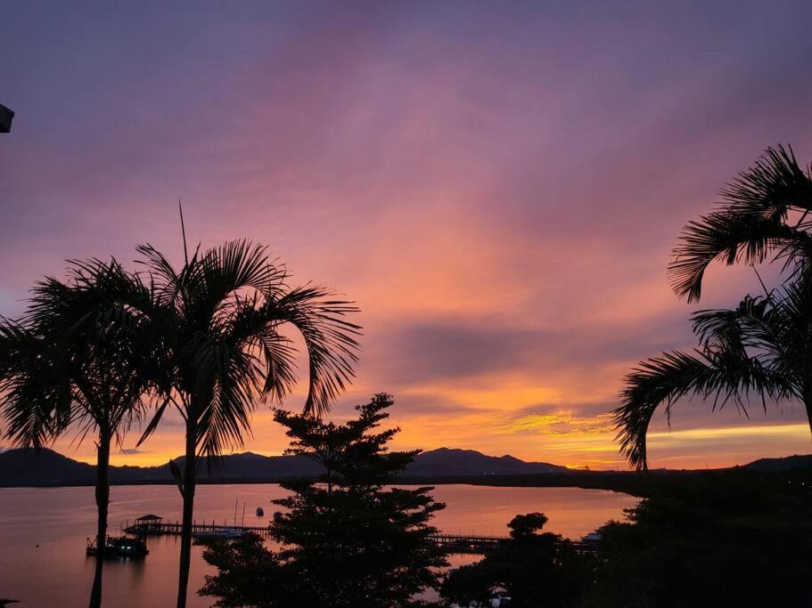 Villa Indulge In Your Dream Getaway At Gemini 6 Bedrooms, Private Beach, And Yamu Pier Sea Views Phuket