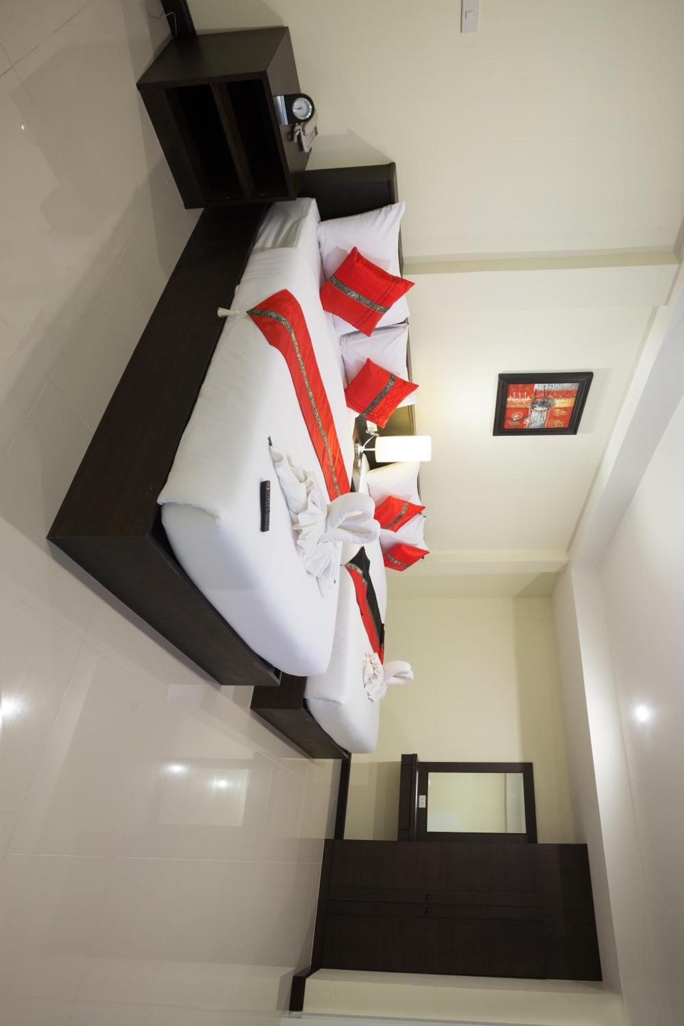 Hotel The Elegant Patong