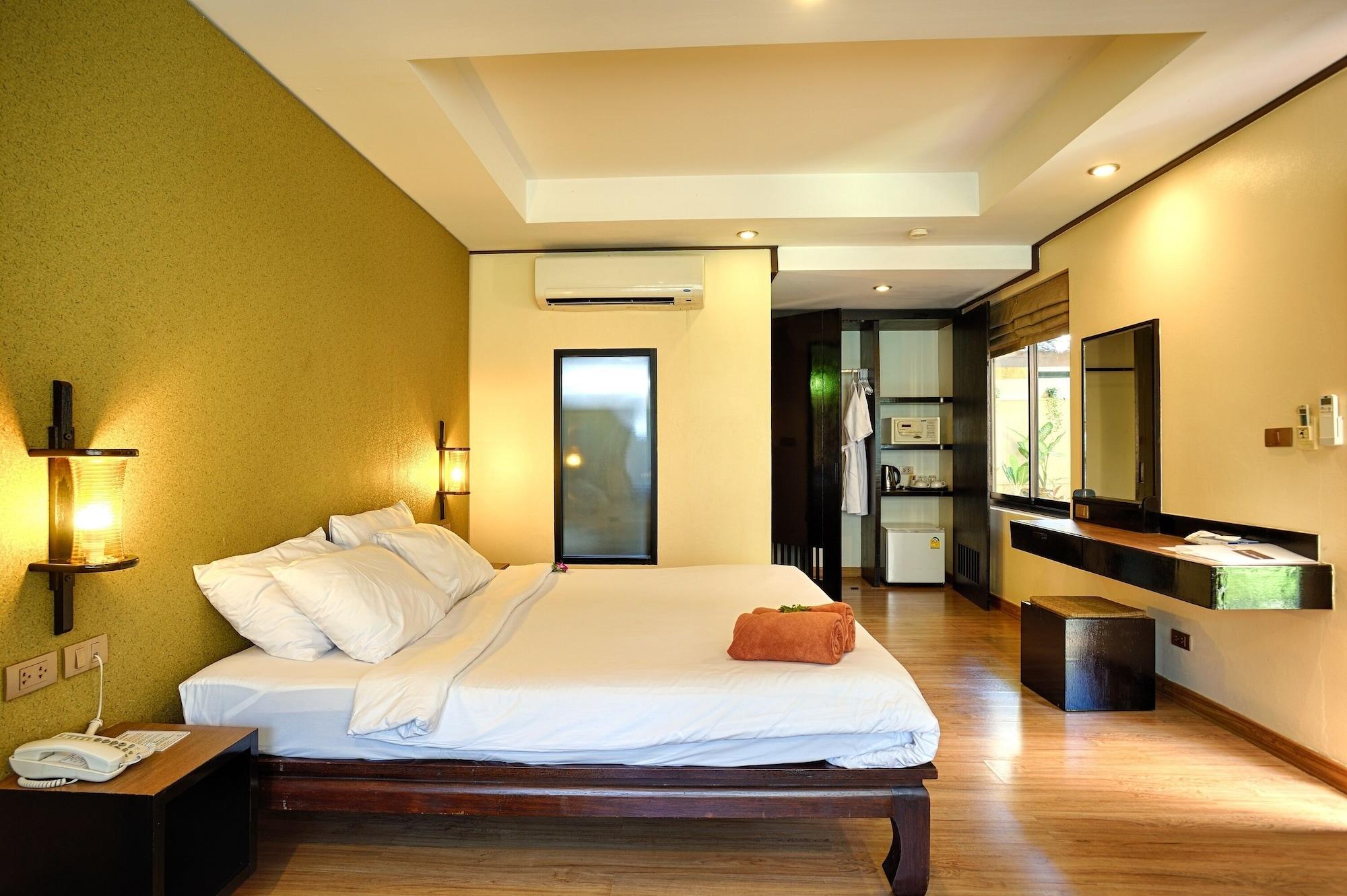 Phuket Island View - Sha Extra Resort Karon