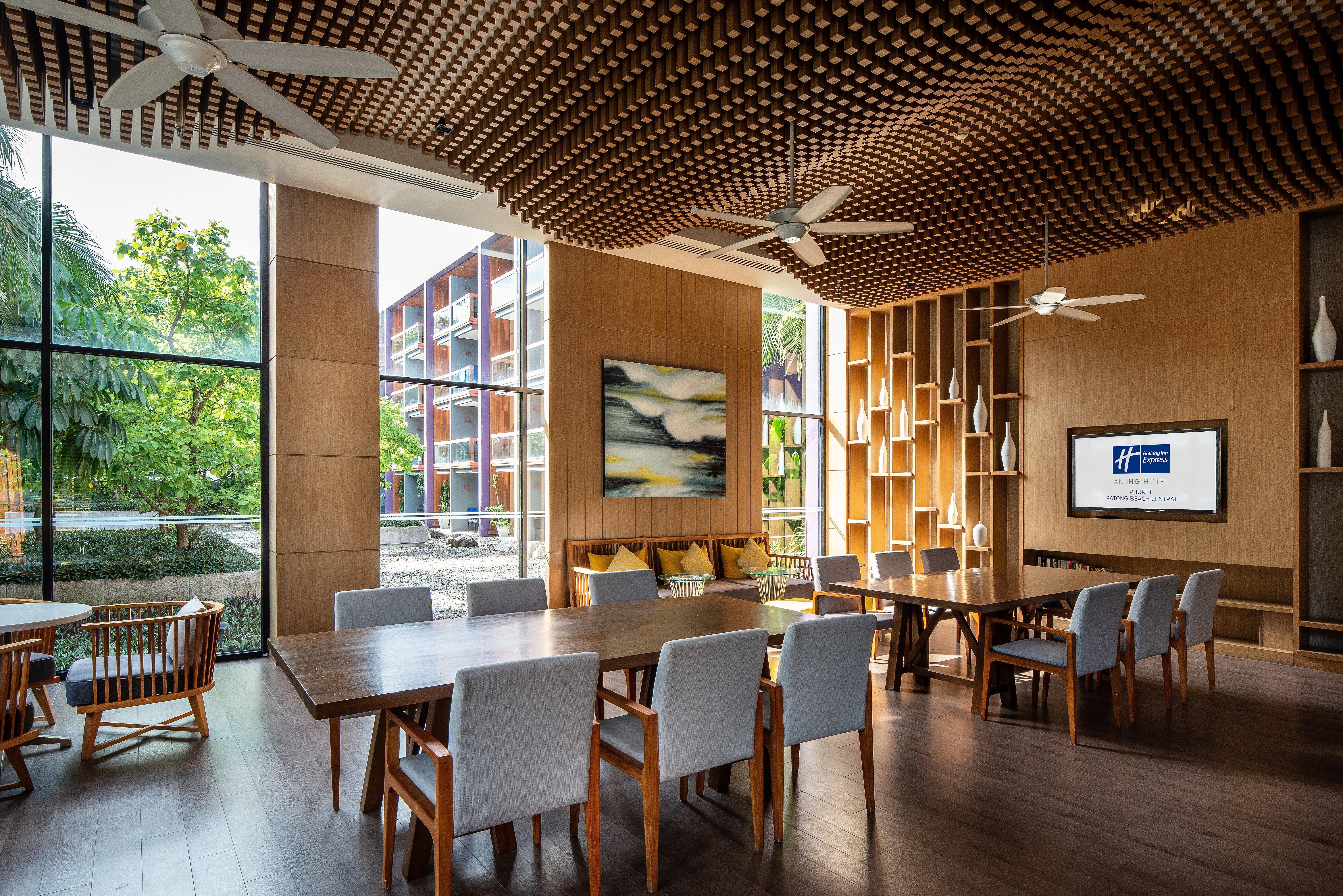 Resort Express Patong By Ihg