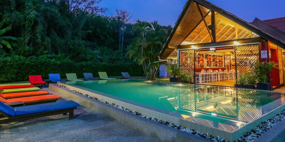 Hotel Naiharn - Sha Extra 3*