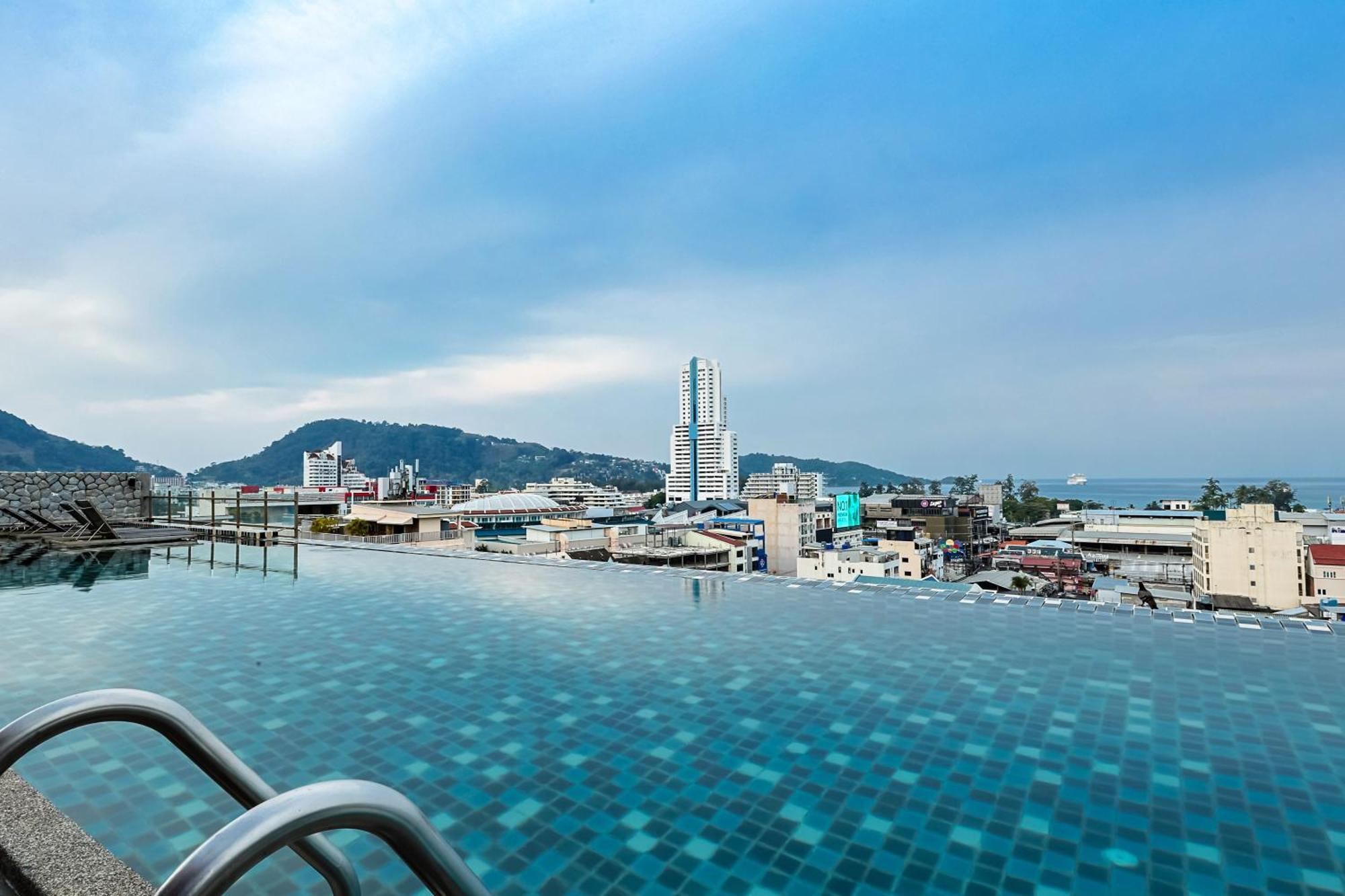Hotel The Gig Patong