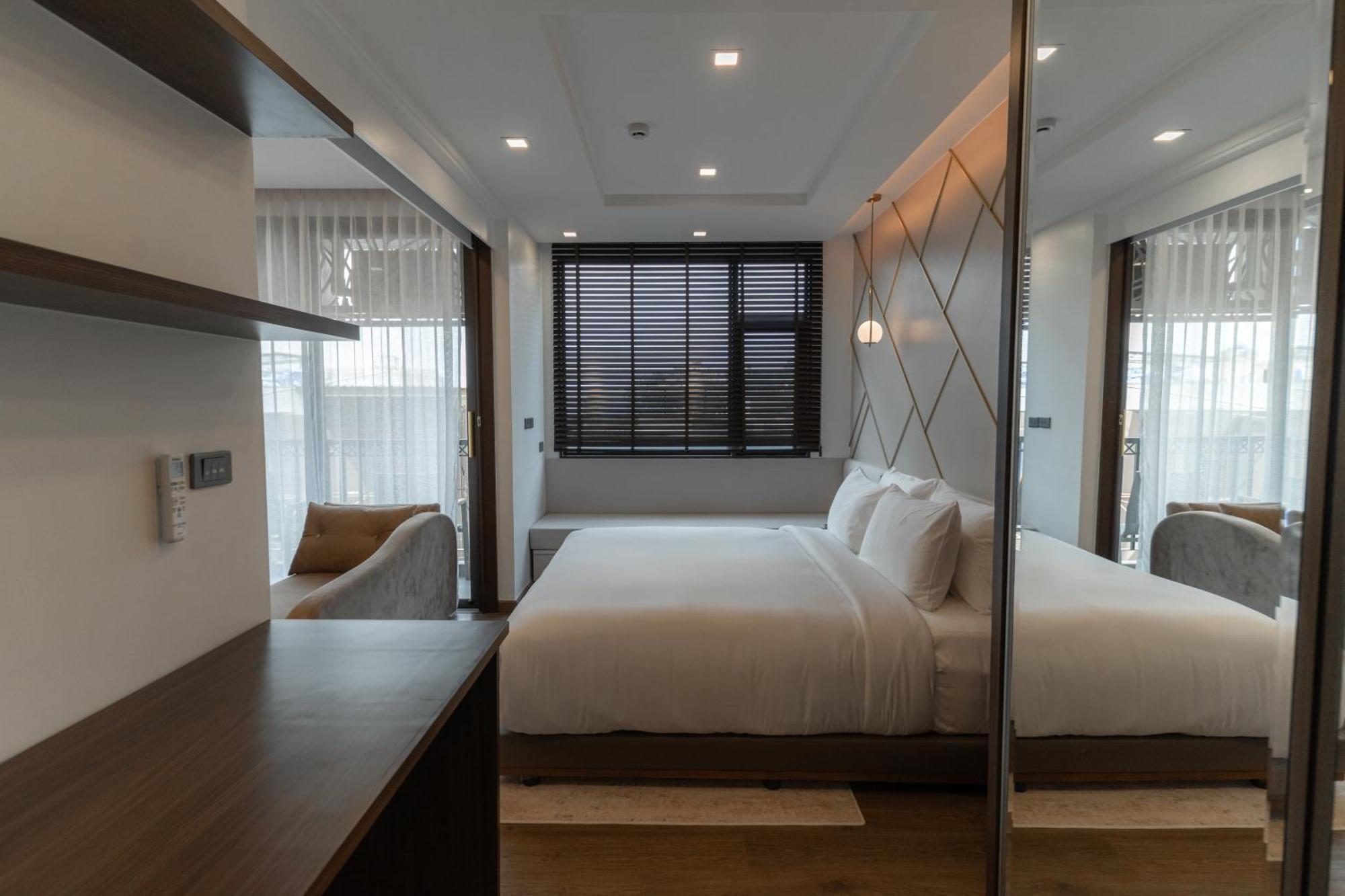 Hotel The Proud Phuket Trademark Collection By Wyndham 5*