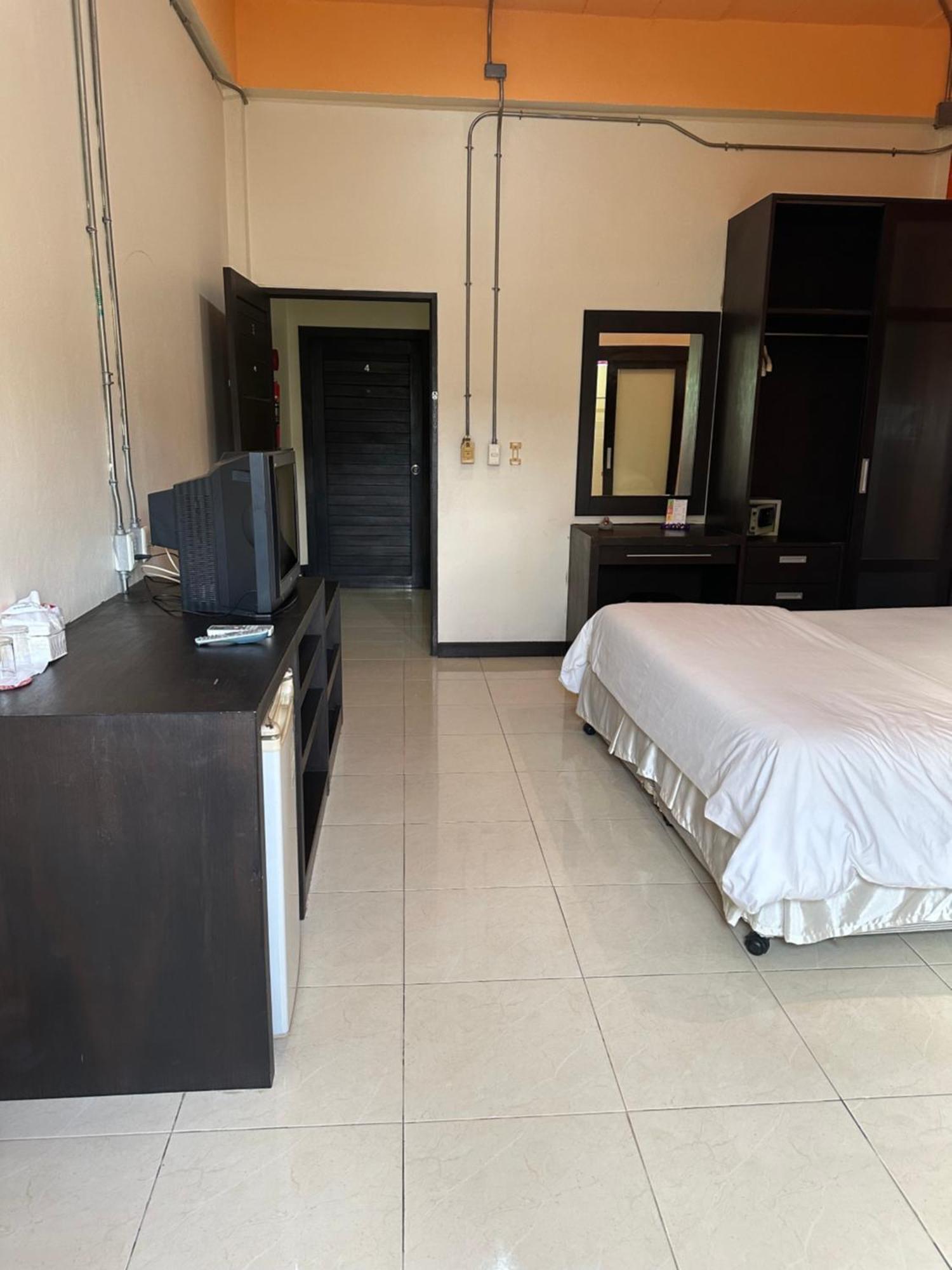 Bed & Breakfast Cozy Place - Free Weeds Patong