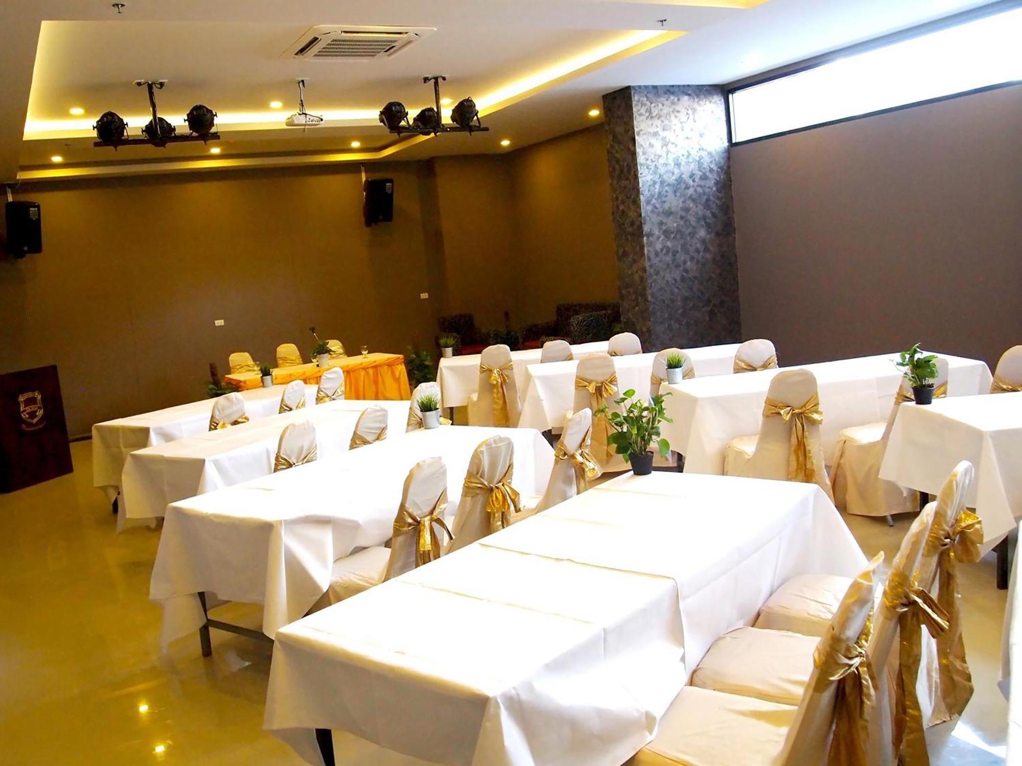 Hotel The Gig Patong