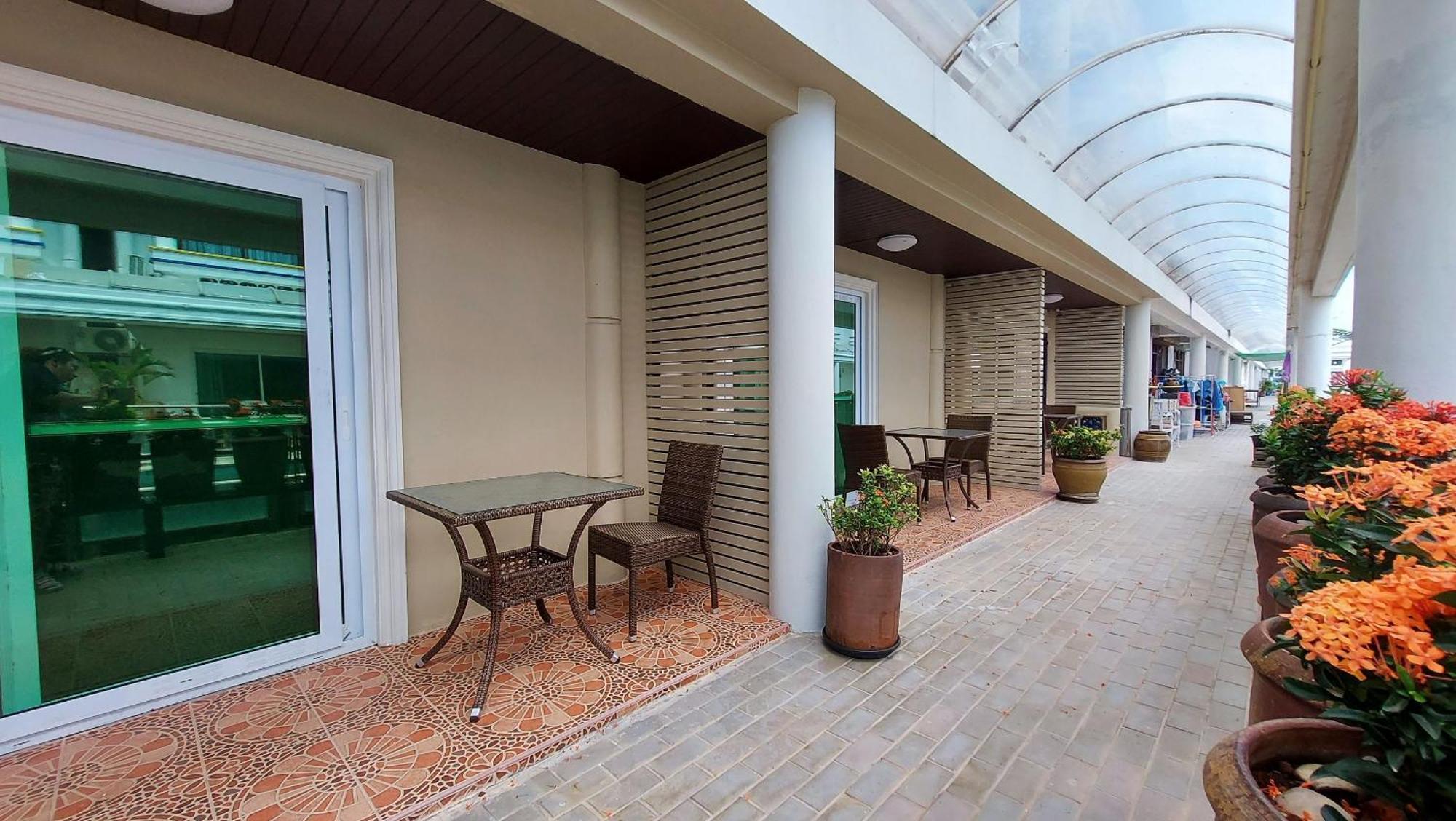 Sawasdee Apartment