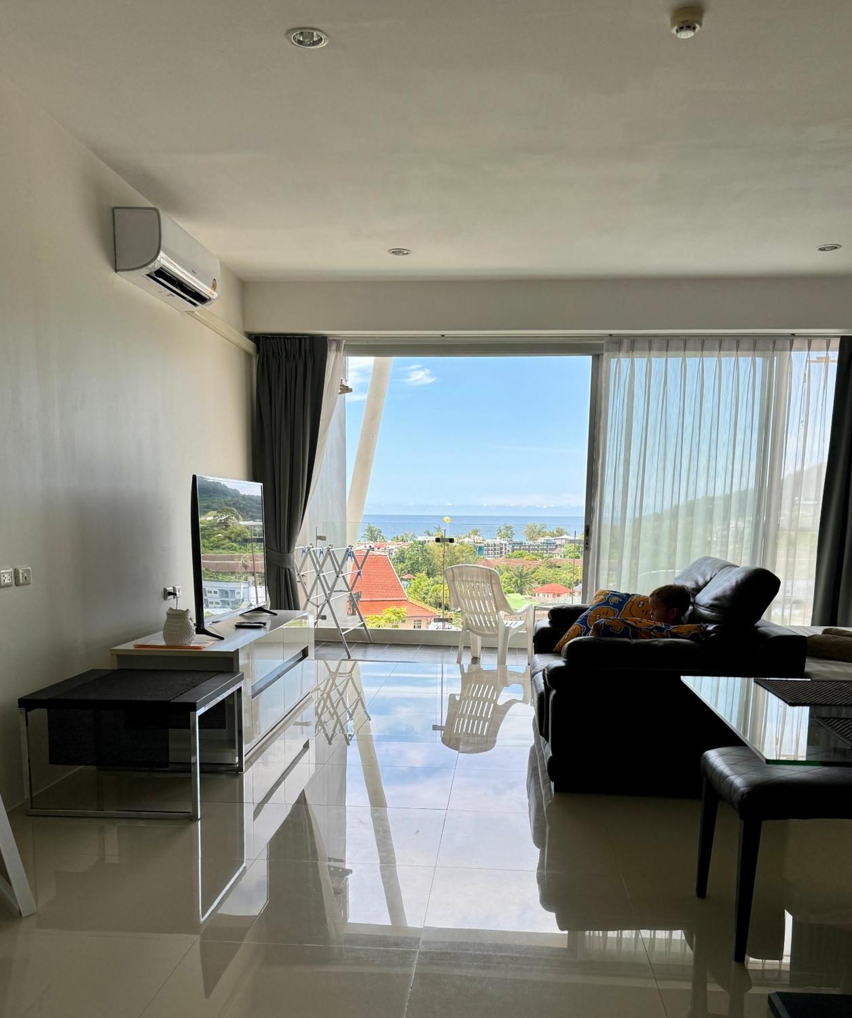Sea View At Chic Condo,