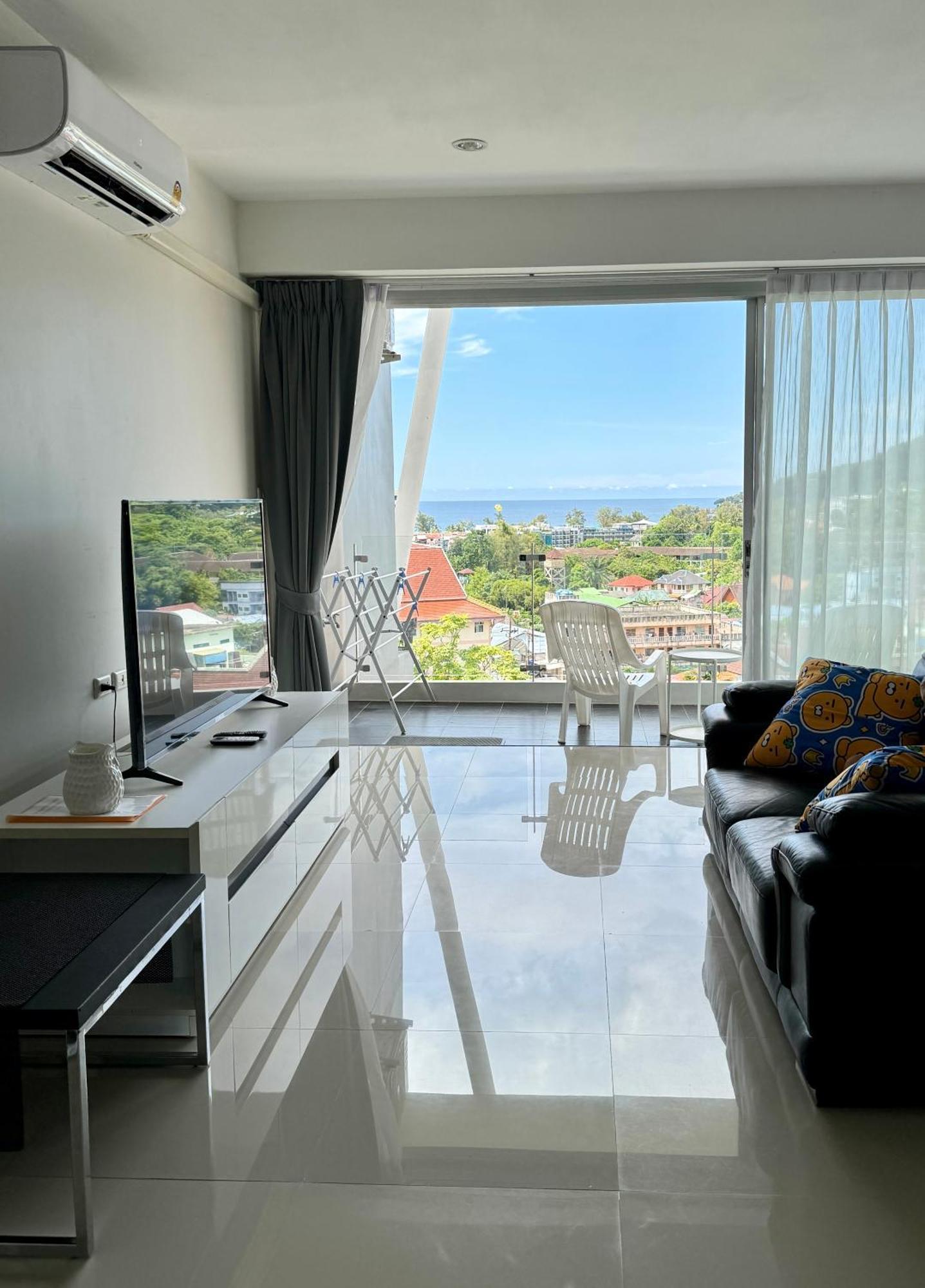 Sea View At Chic Condo, Apartment *