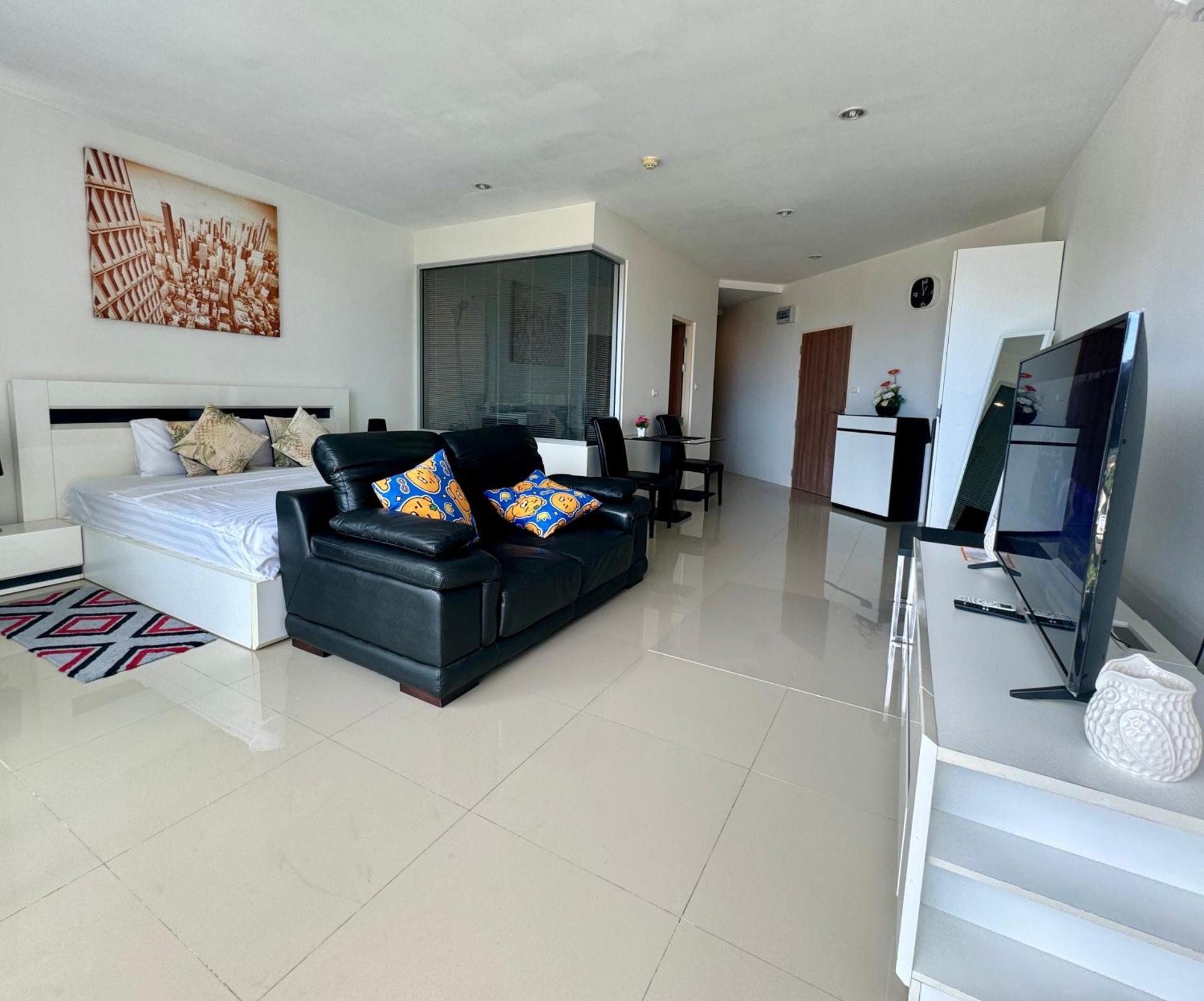 Sea View At Chic Condo, Apartment Karon