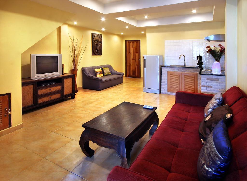 Karon Pool Hotel