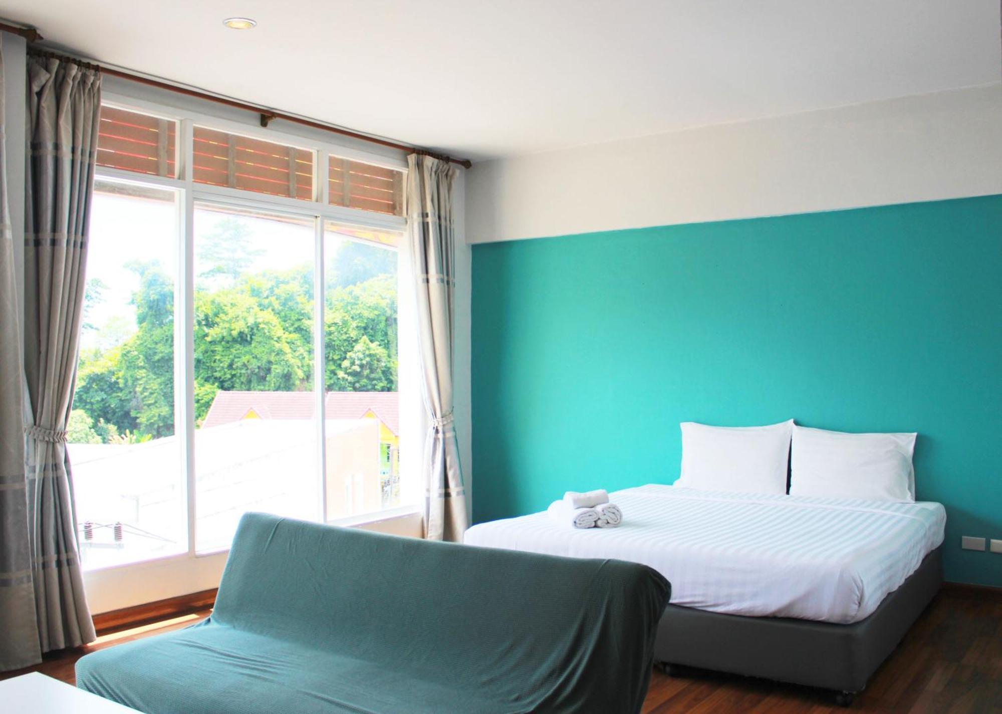 Kata Sea Host Inn