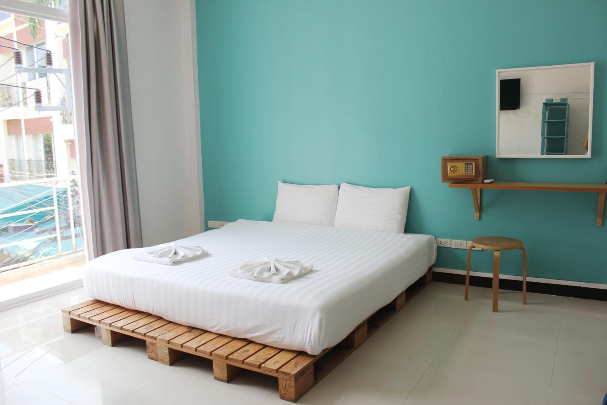 Kata Sea Host Inn Karon