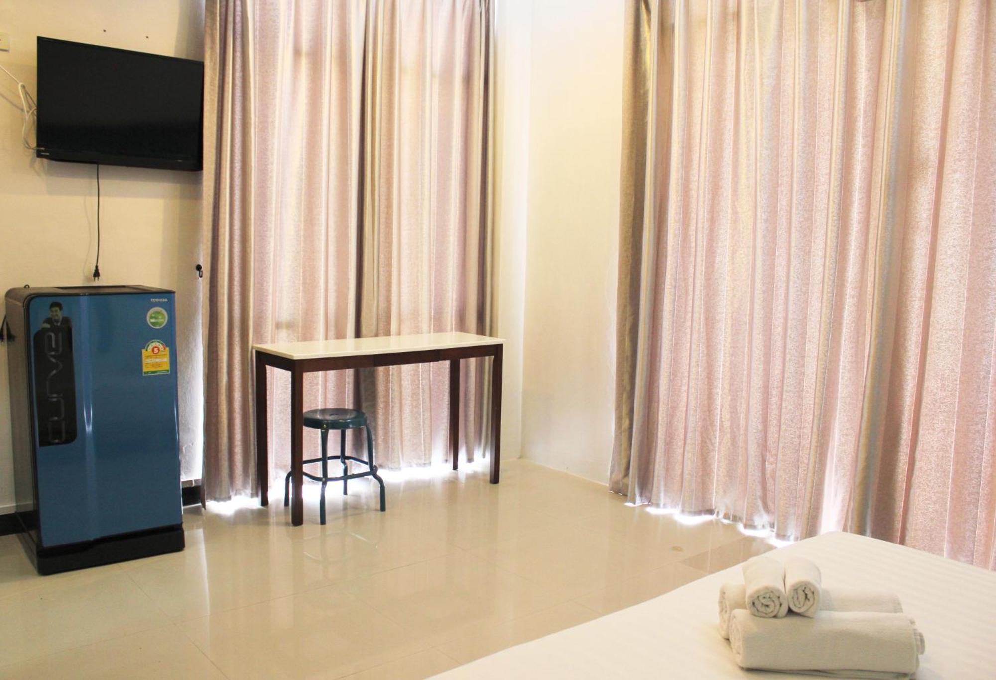 Kata Sea Host Inn 2*