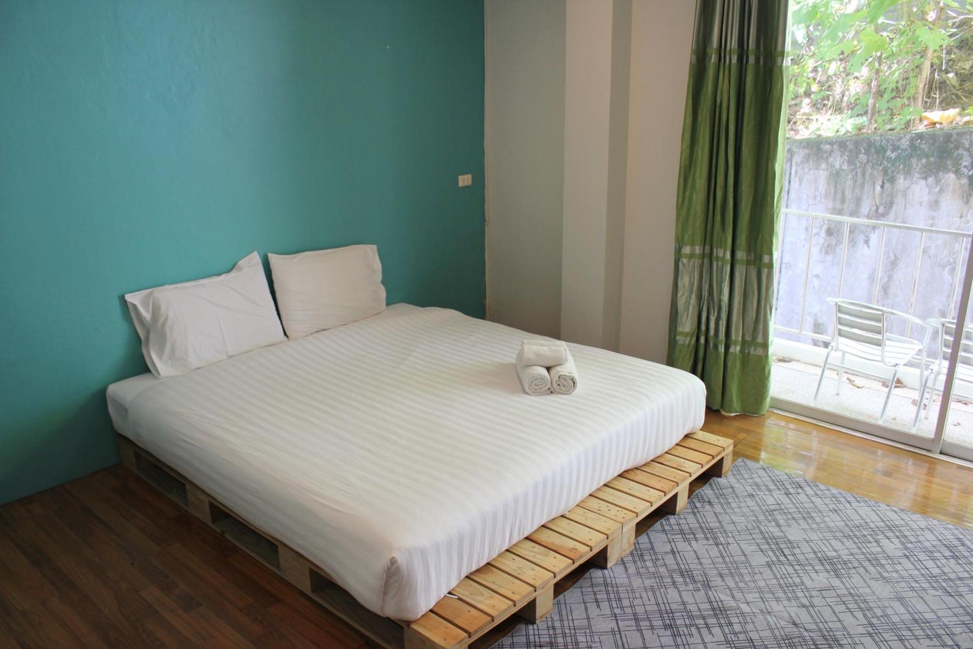 Kata Sea Host Inn 2*