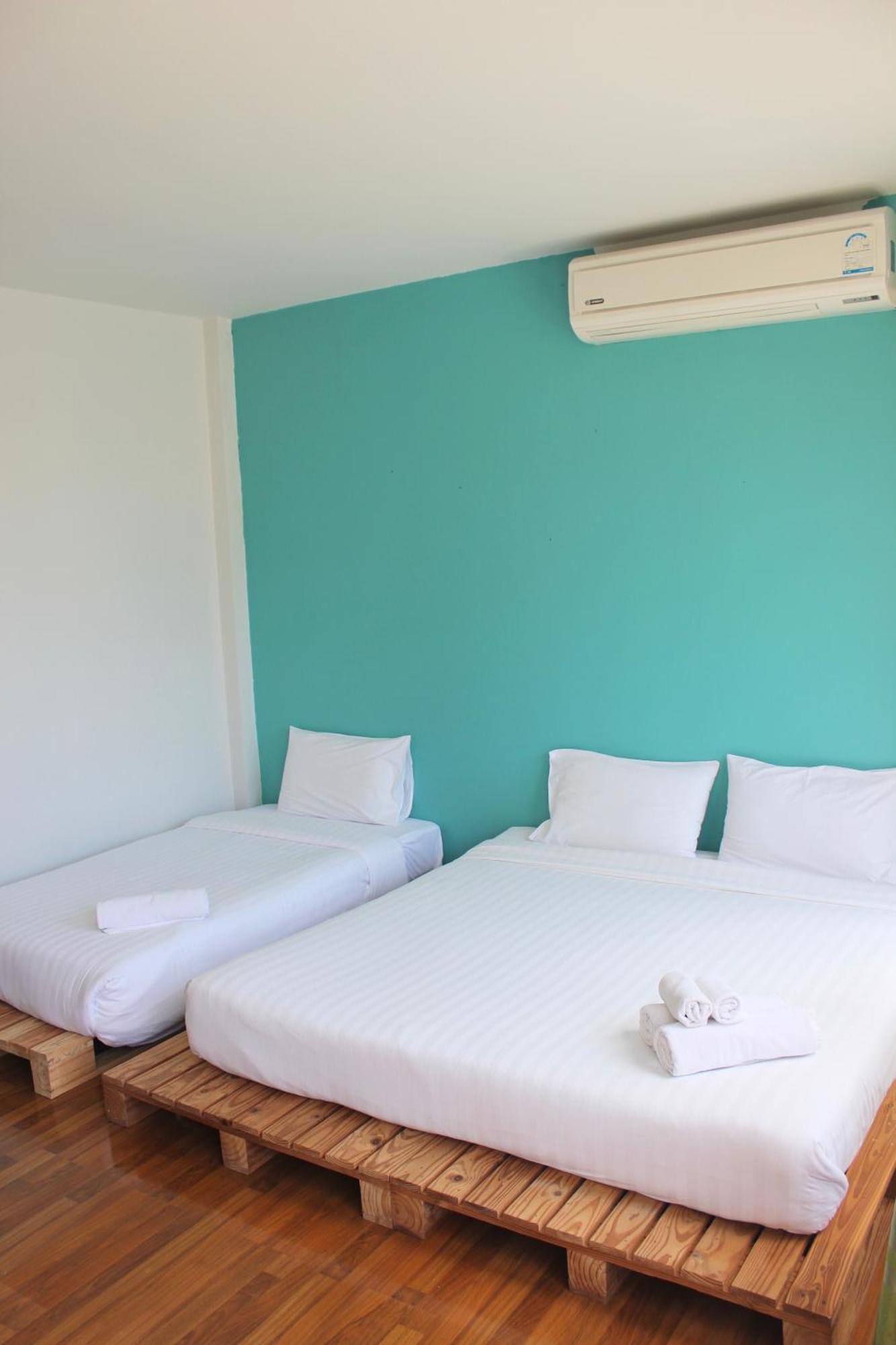 Kata Sea Host Inn Karon